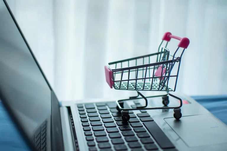 ukryj wybór wysyłki w zakładce koszyk woocommerce